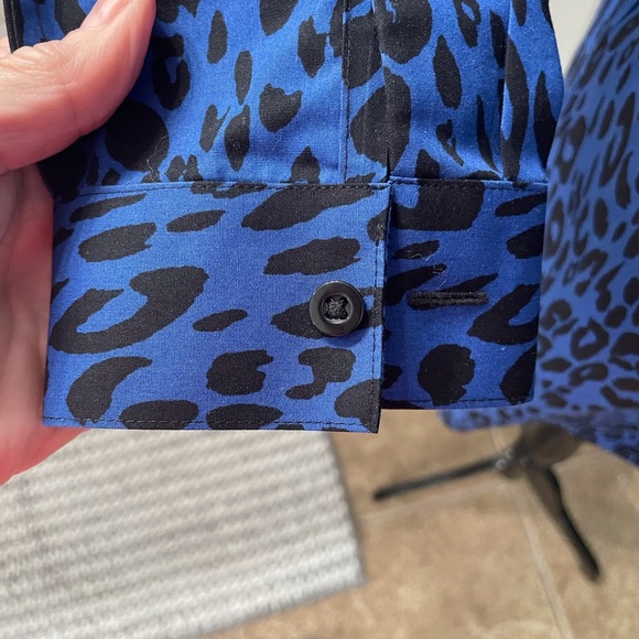 Chico’s Effortless Rita LS Enamel Blue Shirt - Picture 4 of 9